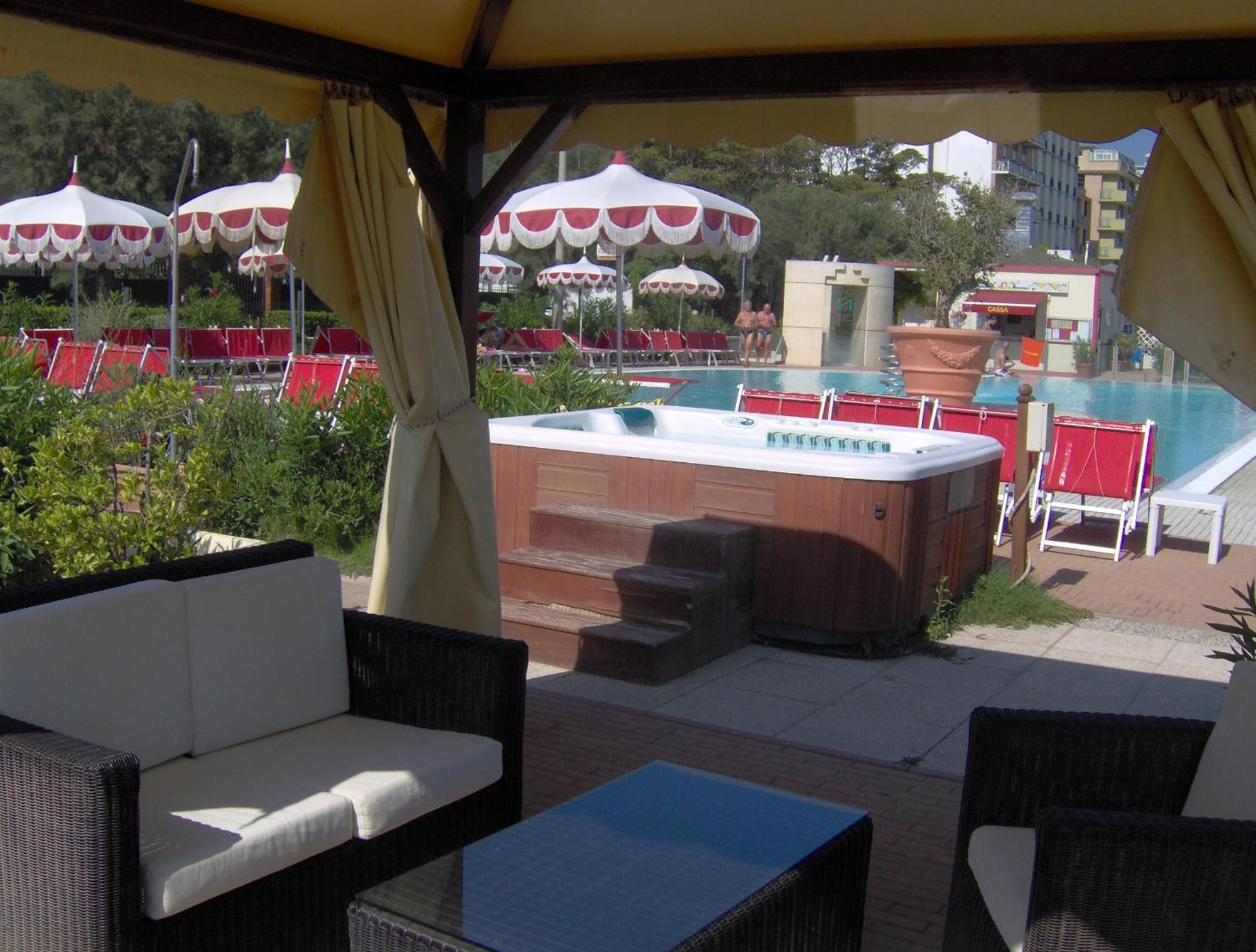 Hotel Nord Est Gabicce Mare Exterior photo
